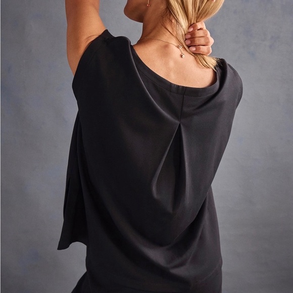 The Easygoing Jumpsuit - Picture 2 of 4